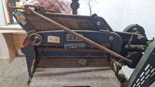 Máquina de corte antigua