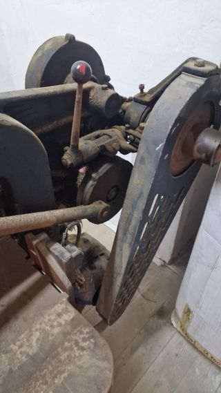 Máquina de corte antigua
