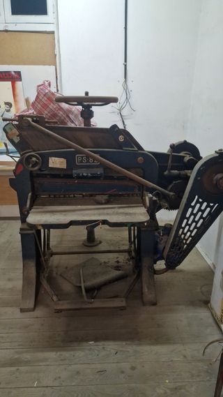 Máquina de corte antigua