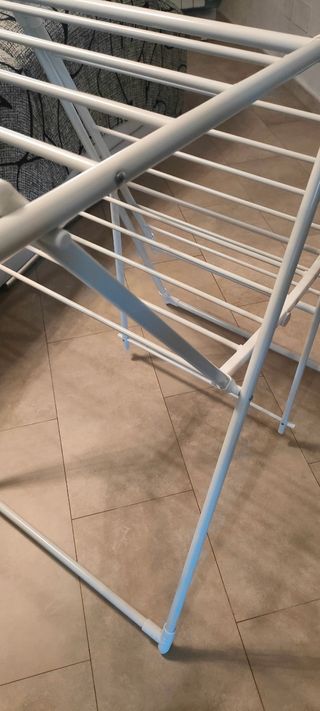 Stendibiancheria pieghevole bianco