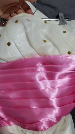 Vestido de fiesta elegante blanco y rosa