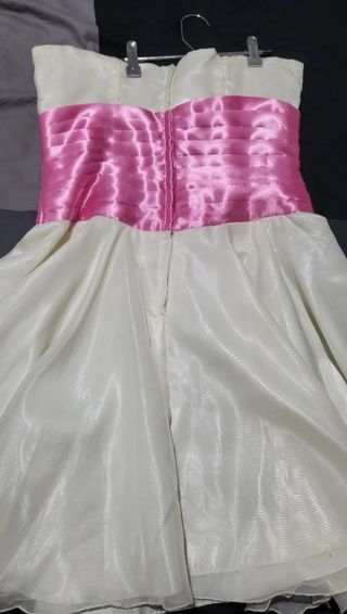 Vestido de fiesta elegante blanco y rosa