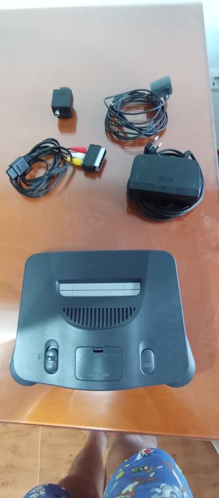 Nintendo 64 Negra + 2 Mandos y 7 Juegos y tv 