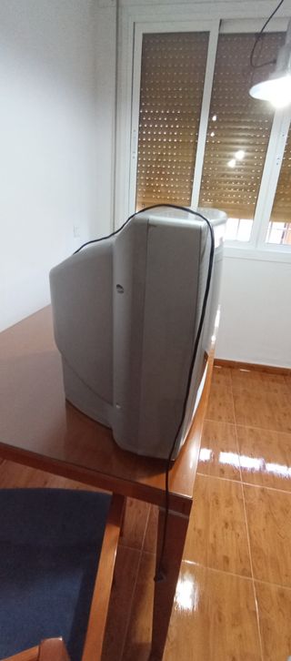 Nintendo 64 Negra + 2 Mandos y 7 Juegos y tv 