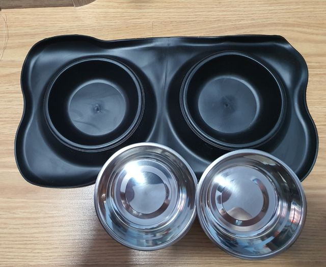 Comedero doble para mascotas