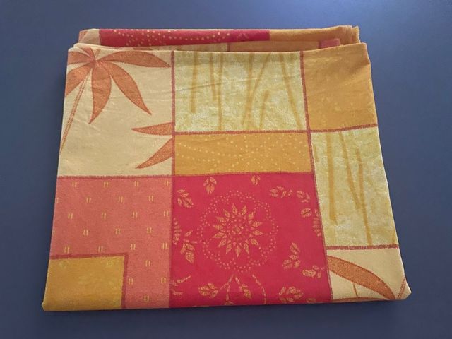 Tovaglia fantasia red/yellow fabric