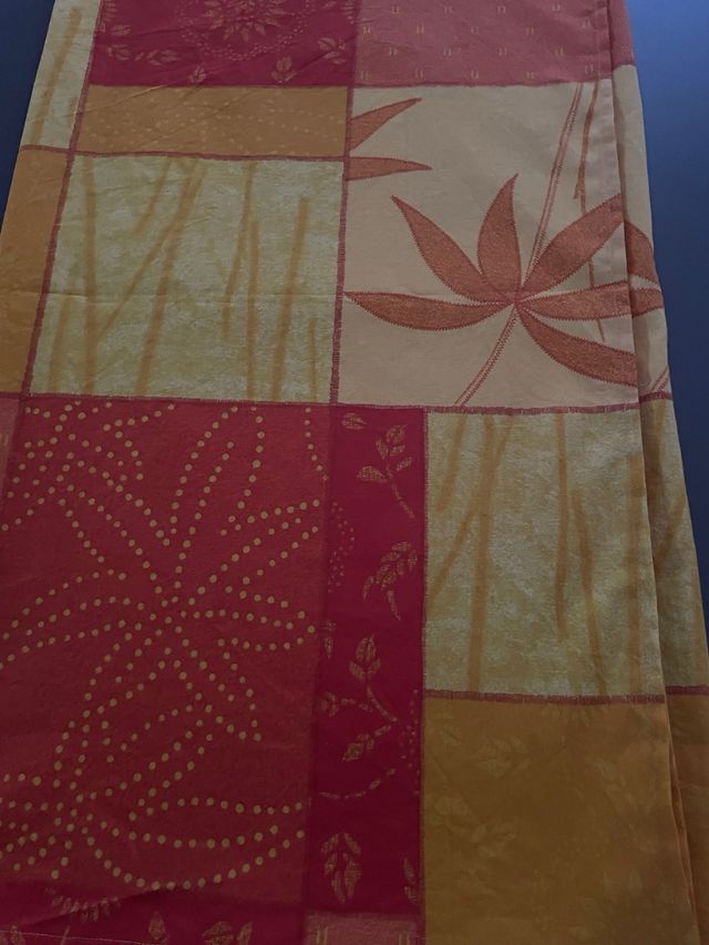Tovaglia fantasia red/yellow fabric