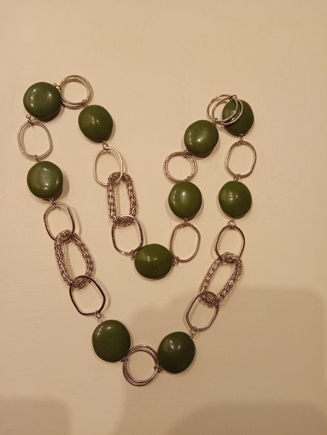 Collana lunga verde e argento