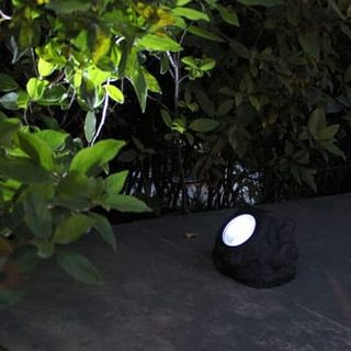 3x Focos Solares Jardín Simulan Roca IP65