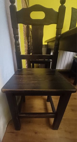 Mesa de comedor de madera y 6 sillas