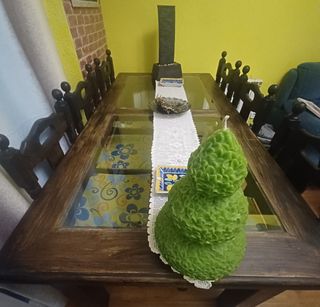 Mesa de comedor de madera y 6 sillas