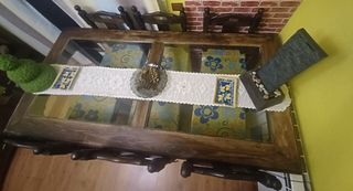Mesa de comedor de madera y 6 sillas
