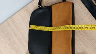 Borse nere e bianche