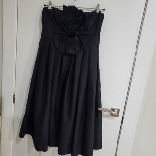 Vestido fiesta palabra de honor H&M negro