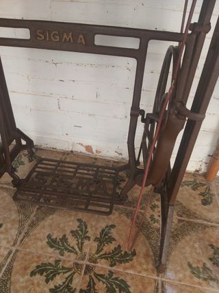 Mueble Máquina de Coser Antigua Madera