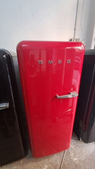 Congelador Smeg Roja Estilo Industrial