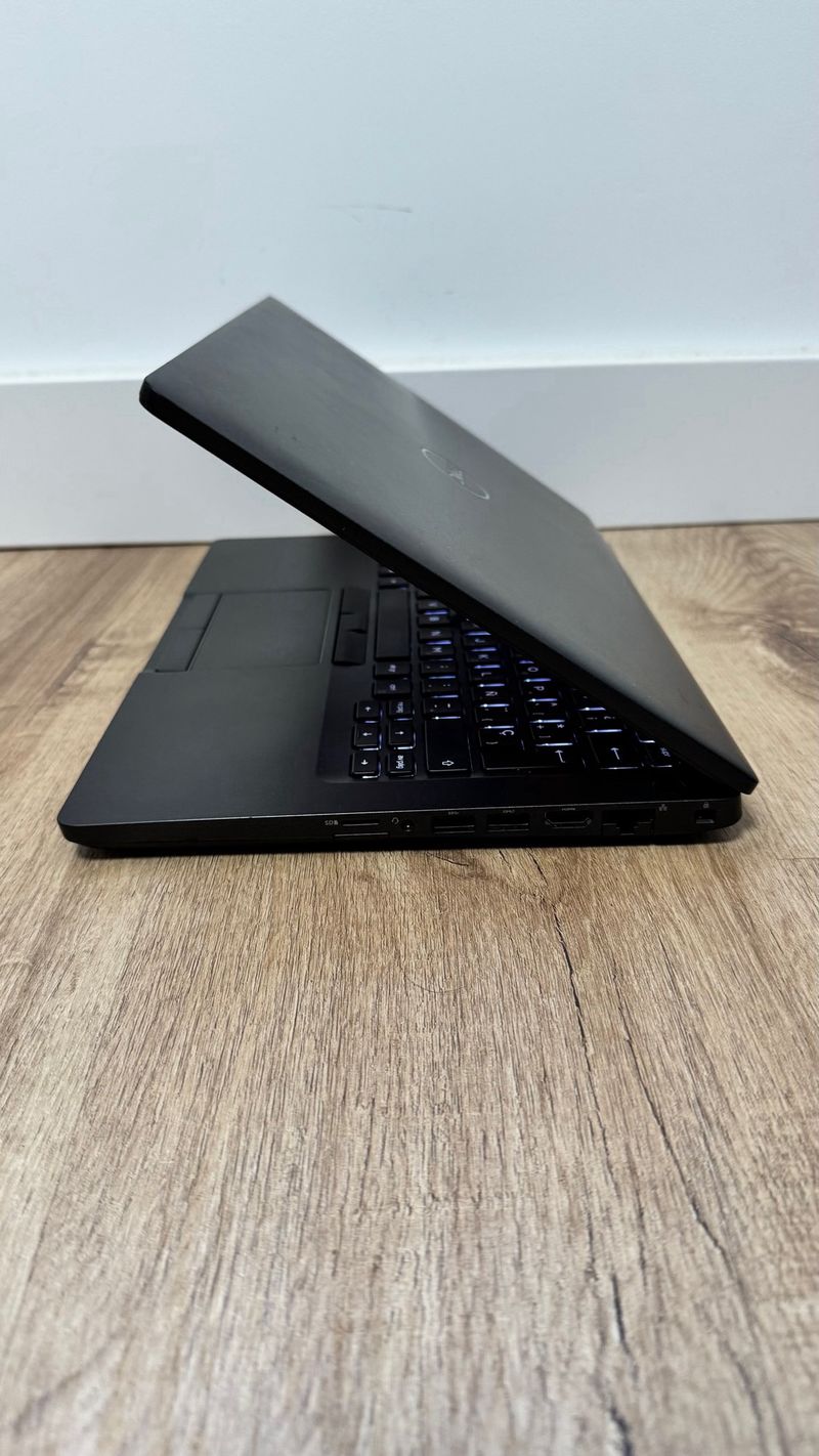 Dell Latitude 5401 16 RAM/ i5 / 256 SSD Win 11 afbeelding 6