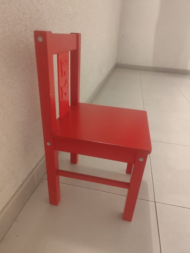 Juego de 2 sillas rojas infantiles