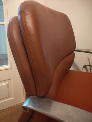 Butacas de piel marrones