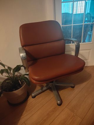 Butacas de piel marrones