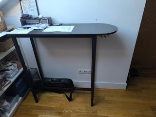 Mesa alta de trabajo negra