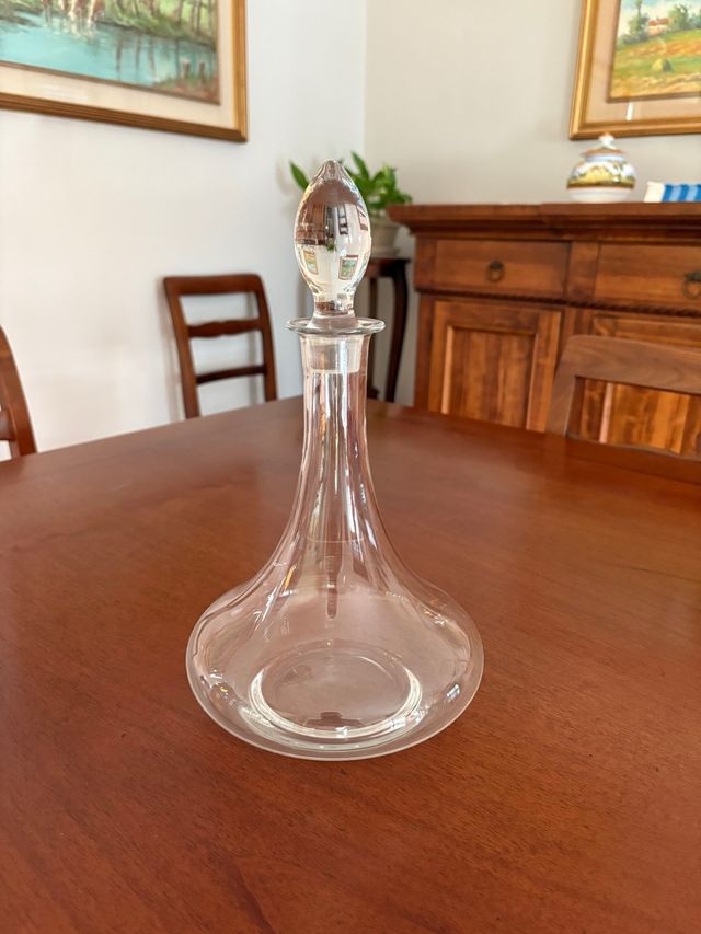 Bottiglia decanter in vetro trasparente