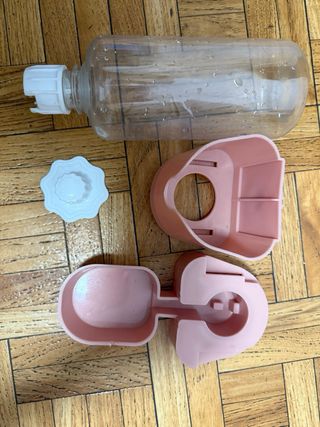Dispensador de agua para mascotas rosa