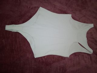 Body beige de tirantes