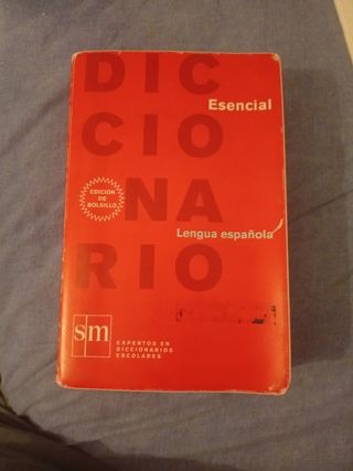 Diccionario esencial de la lengua española. Pri...