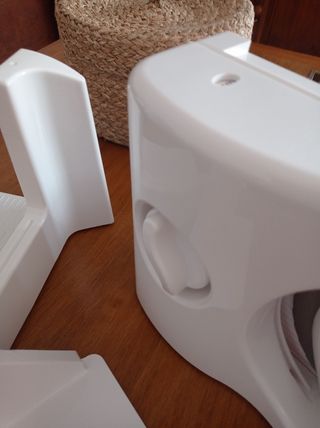 Cortador de fiambre blanco