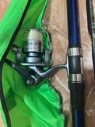 3 Cañas de pescar con carrete 