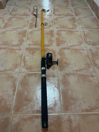 3 Cañas de pescar con carrete 