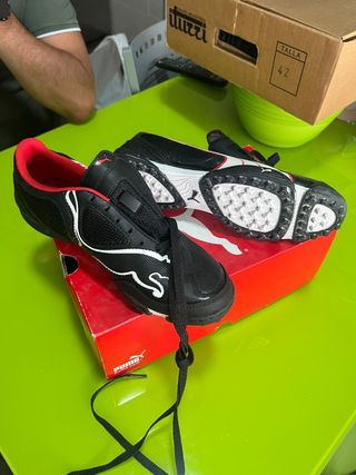 Zapatillas Puma Negras y Rojas Talla 41