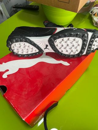 Zapatillas Puma Negras y Rojas Talla 41