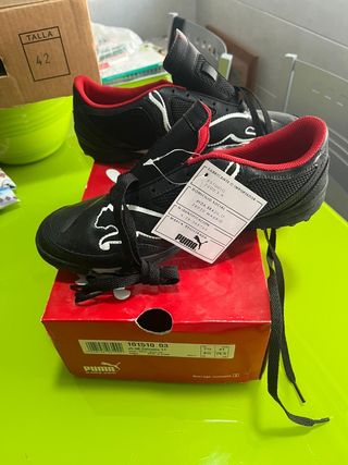 Zapatillas Puma Negras y Rojas Talla 41