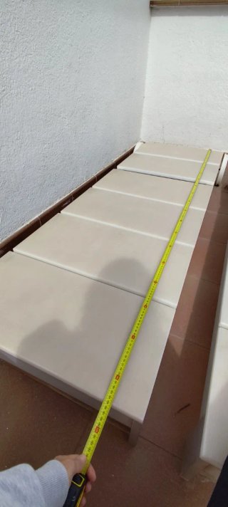 Tumbonas blancas