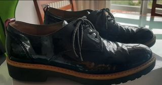 Zapatos de charol negros talla 40