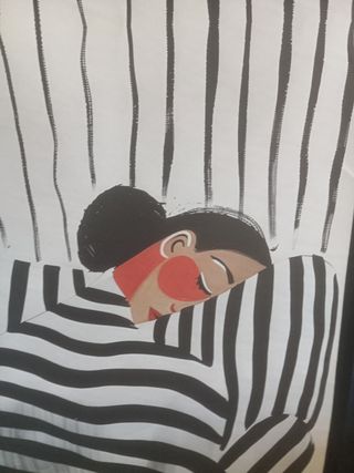 Cuadro grande en blanco y negro con mujer