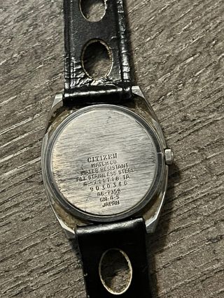 Reloj Citizen Vintage Hombre Cuarzo Plata Negro