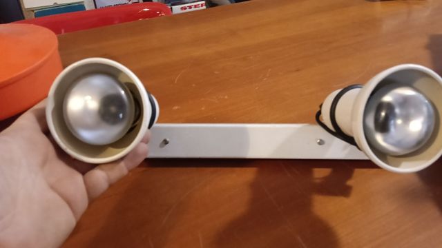 Faretti da parete argento e bianchi