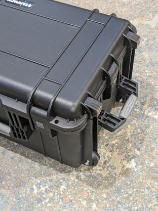 Maleta resistente IPX 67 con ruedas tipo Pelican