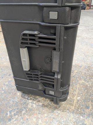 Maleta resistente IPX 67 con ruedas tipo Pelican