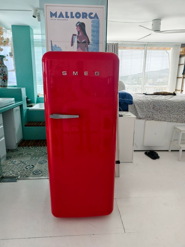 Nevera Smeg Roja