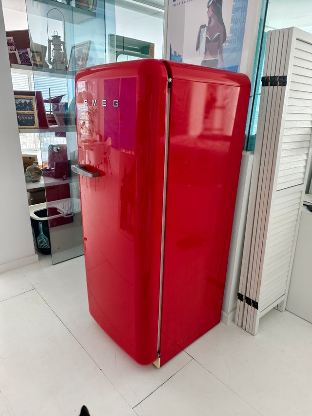 Nevera Smeg Roja