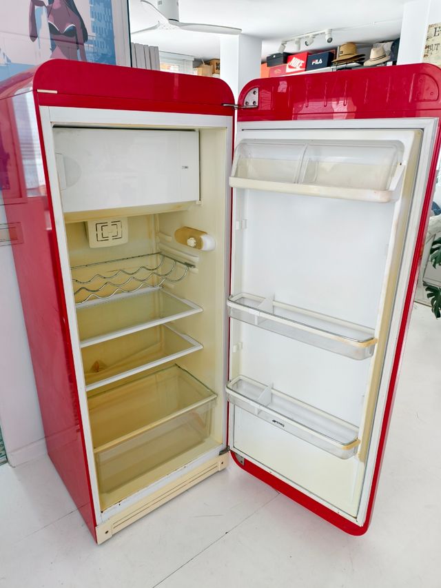 Nevera Smeg Roja
