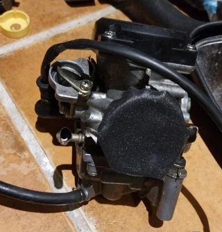 Carburador Keihin Derbi Boulevard 125. Sin revisar