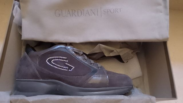 Scarpe Guardiani Donna..con lacci grigio/argento