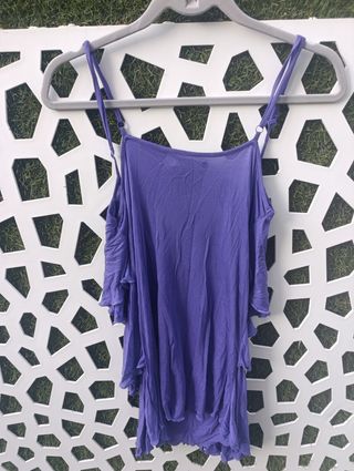 Camiseta tirantes Only morada volantes