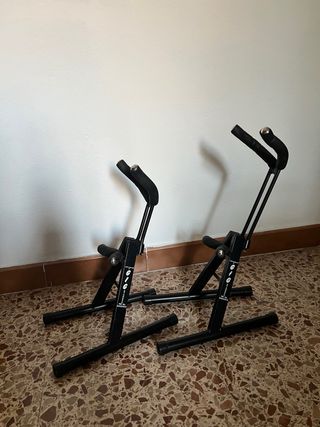 1 soporte saxo alto .