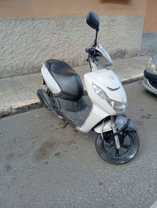 Peugeot Kisbee rs de 2 tiempos 49cc Inyección